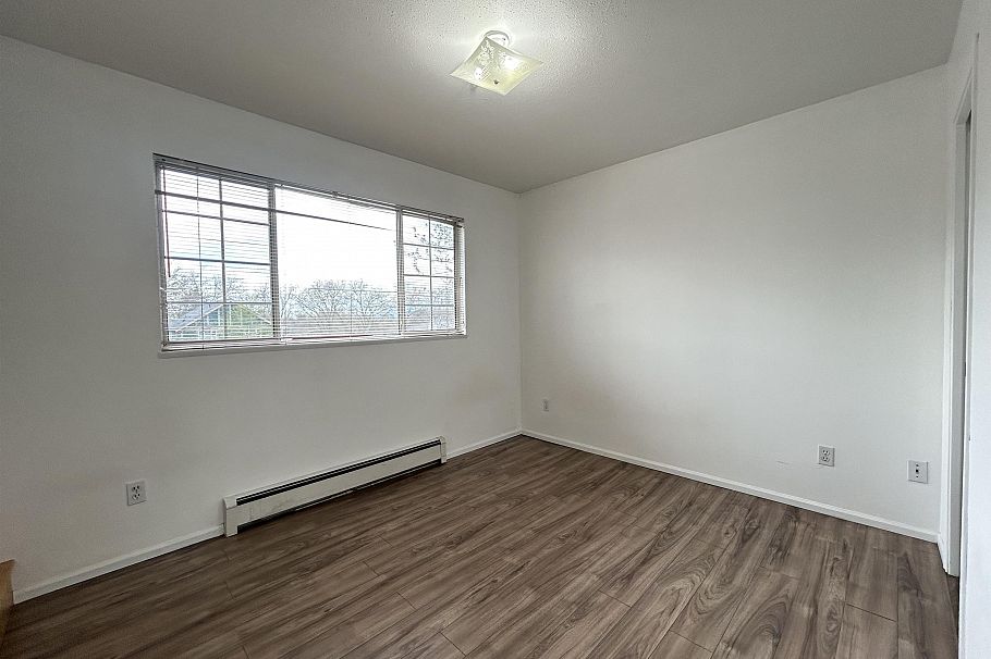 Main 4502 NANAIMO STREET, Vancouver BC V5N 5J4 Vancouver, BC - 8