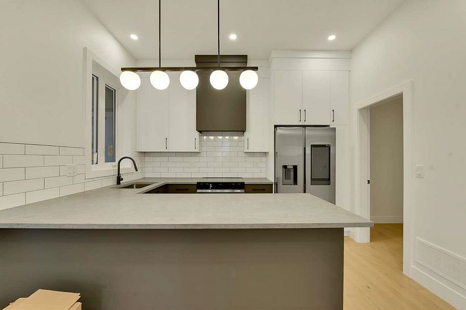 1 1436 E 1st Avenue Vancouver, BC - 1