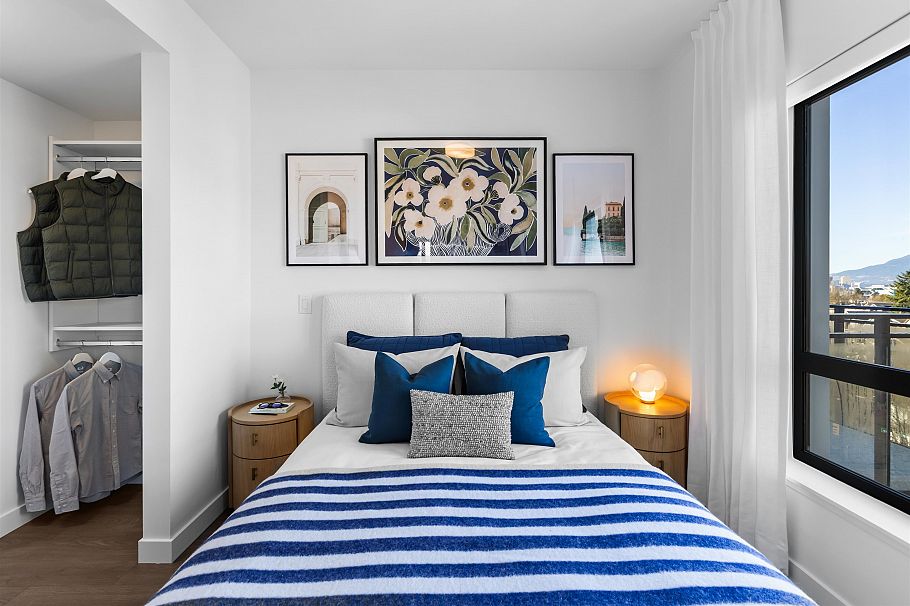 208 1680 E 12th Avenue Vancouver, BC - 4