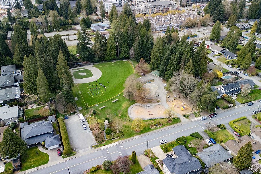 2175 Greylynn Crescent North Vancouver, BC - 36