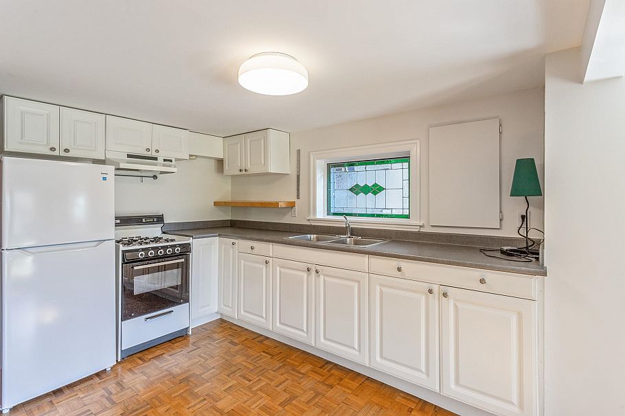 2282 E 7th Avenue Vancouver, BC - 18