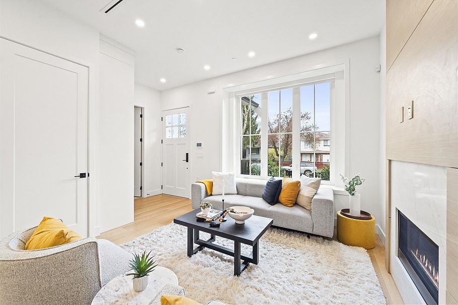 1 312 E 40th Avenue Vancouver, BC - 4