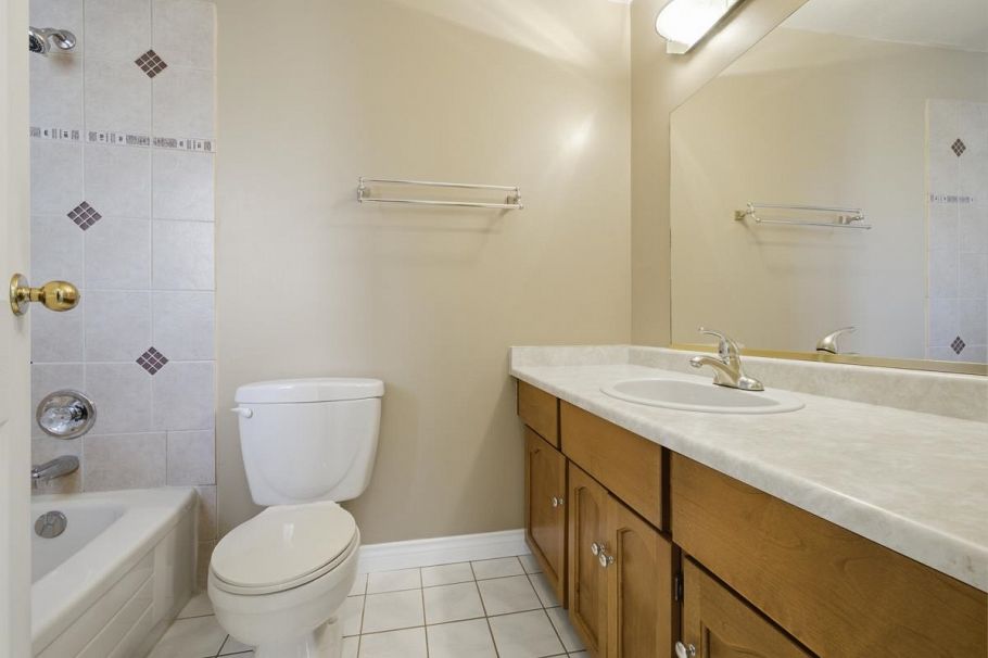 253 E 19th Street North Vancouver, BC - 31