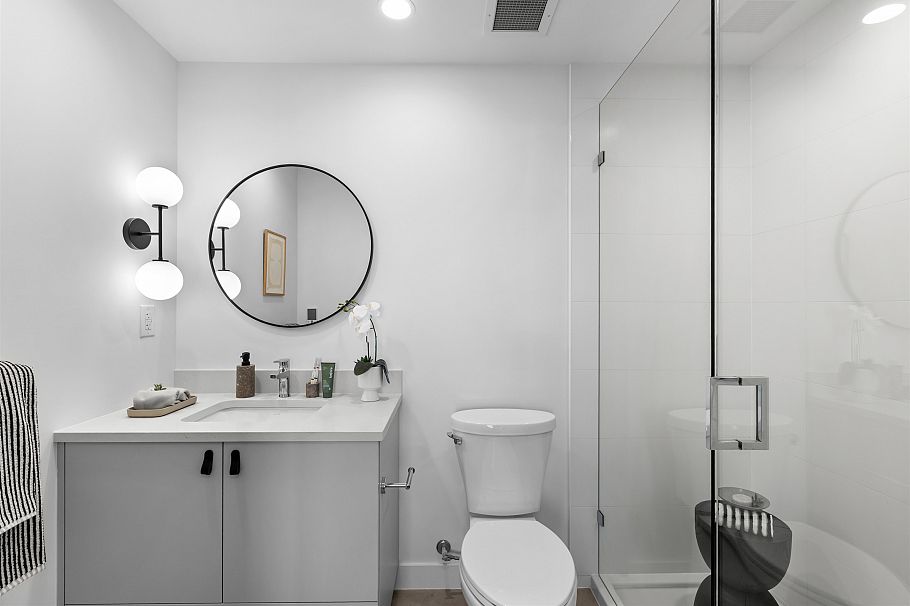 205 1680 E 12th Avenue Vancouver, BC - 6