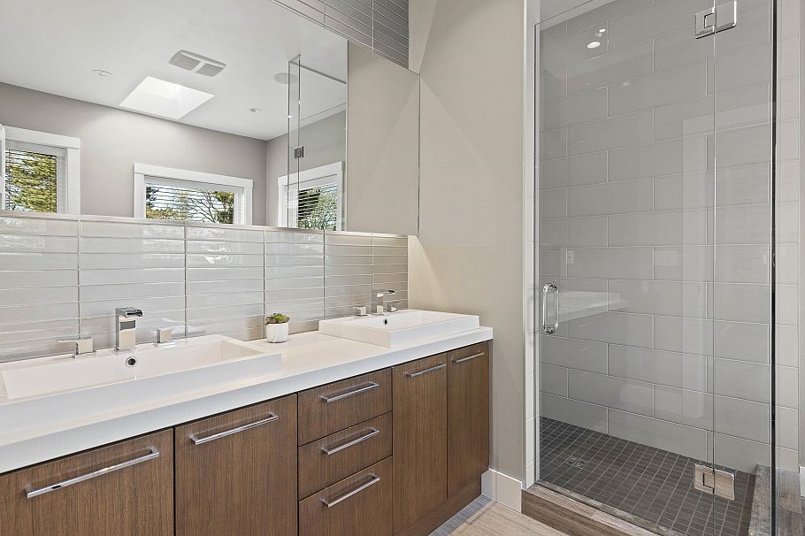 2782 W 37th Avenue Vancouver, BC - 21