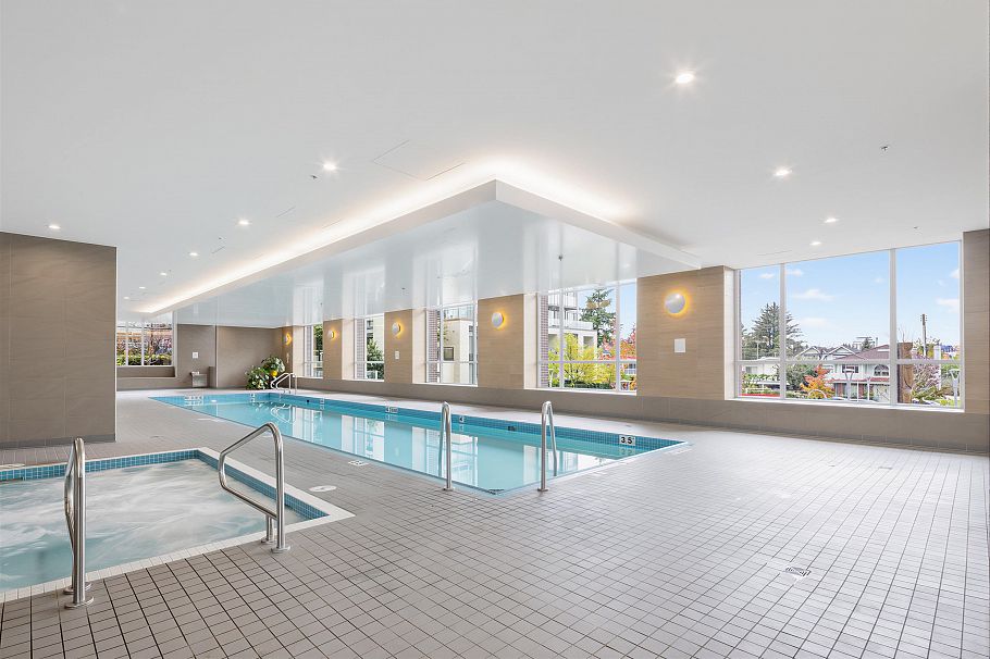 320 5665 Boundary Road Vancouver, BC - 1