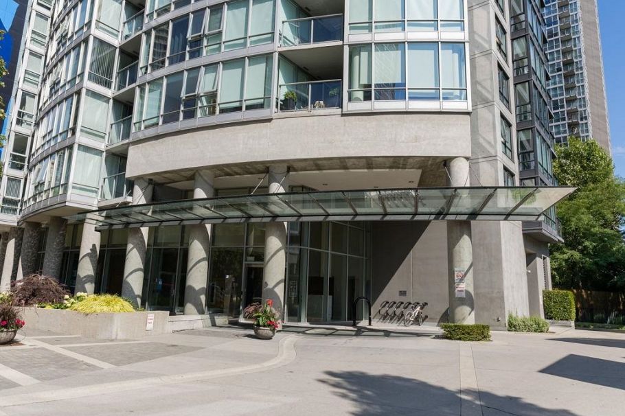 205 1438 Richards Street Vancouver, BC - 22