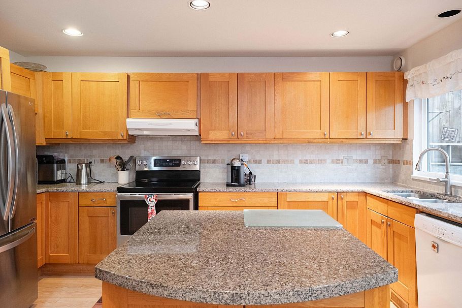 628 E 21st Street North Vancouver, BC - 7