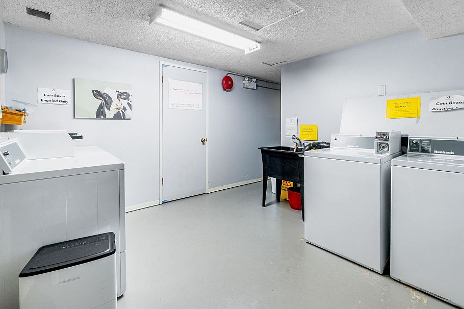 319 206 E 15th Street North Vancouver, BC - 20