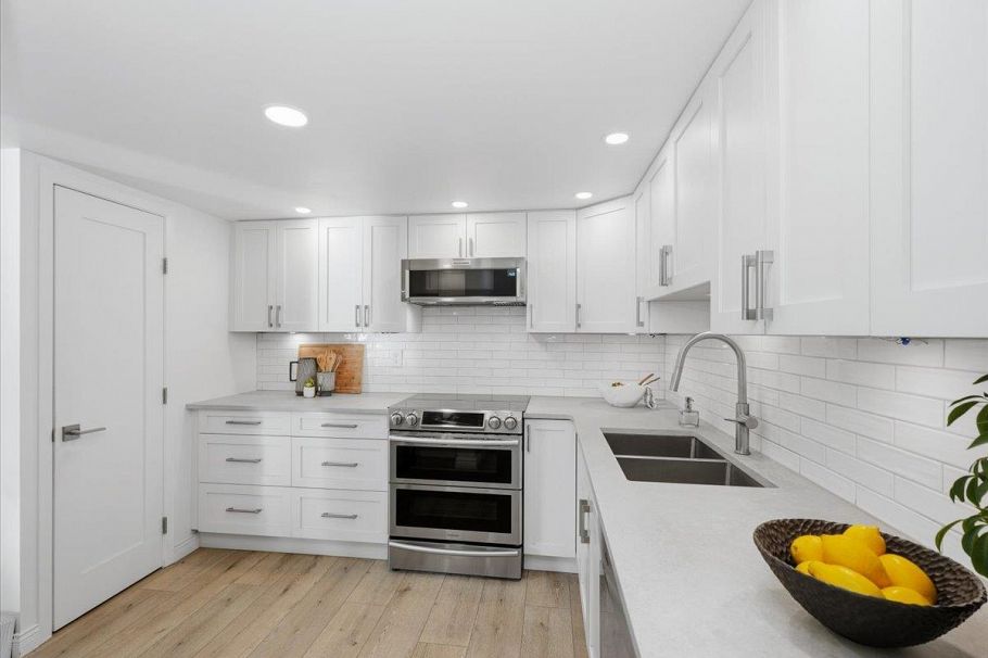 209 168 Chadwick Court North Vancouver, BC - 10