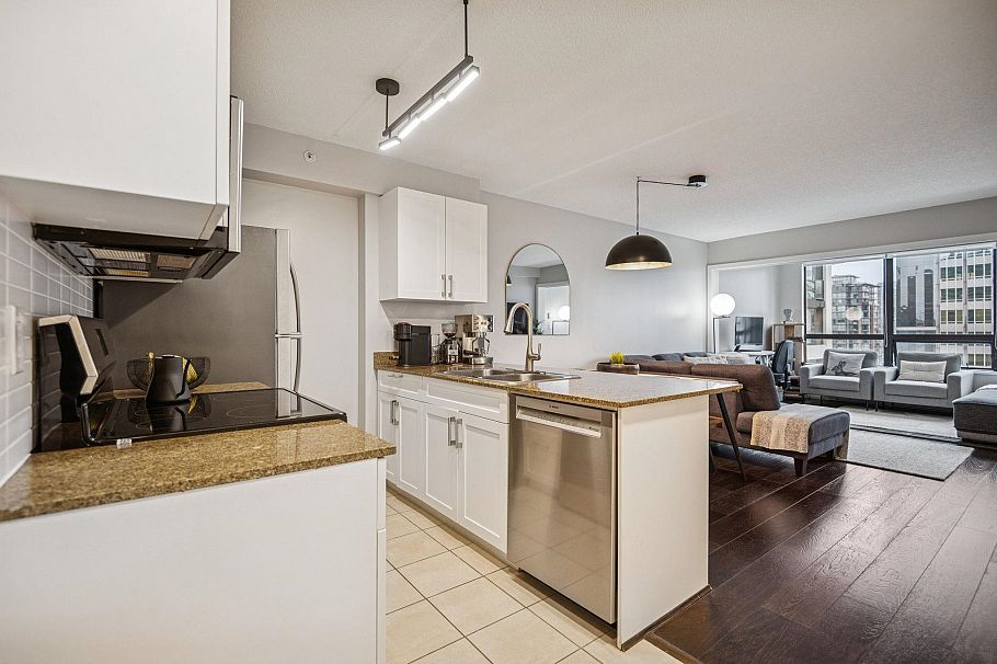 2205 938 Smithe Street Vancouver, BC - 11