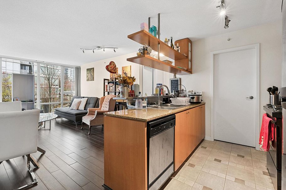 205 1438 Richards Street Vancouver, BC - 10