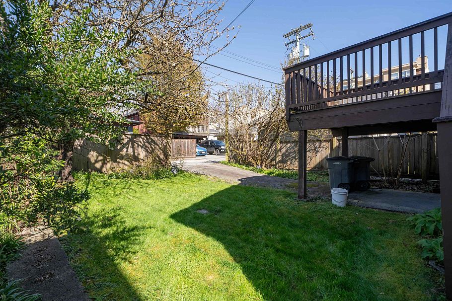 2129 W 47th Avenue Vancouver, BC - 2