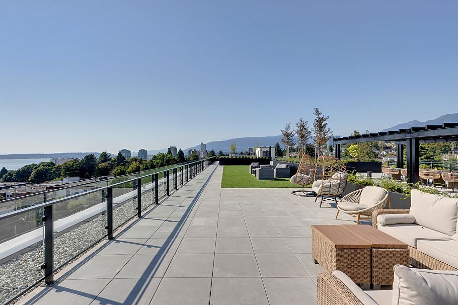 564 422 E 3rd Street North Vancouver, BC - 22