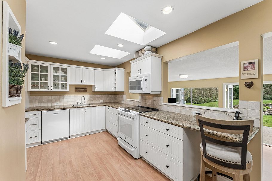 1874 Appin Road North Vancouver, BC - 13