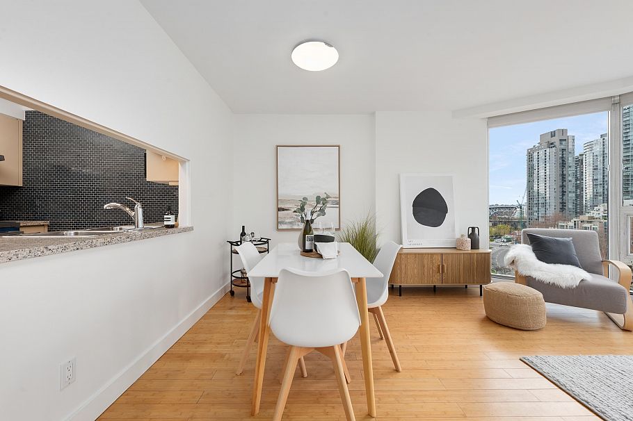 11D 199 Drake Street Vancouver, BC - 3