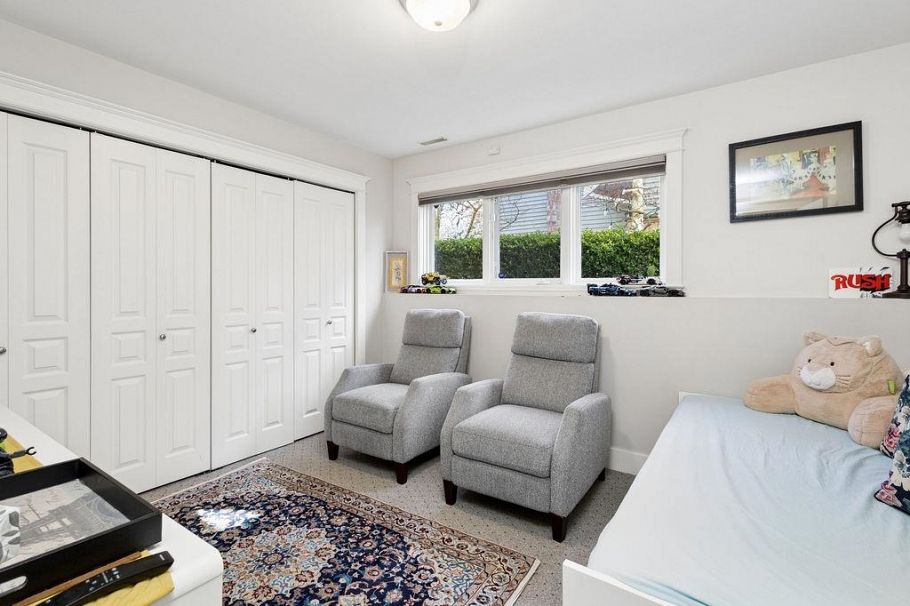 1956 W 14 Avenue Vancouver, BC - 27