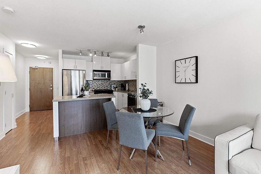 1104 175 W 1st Street North Vancouver, BC - 12