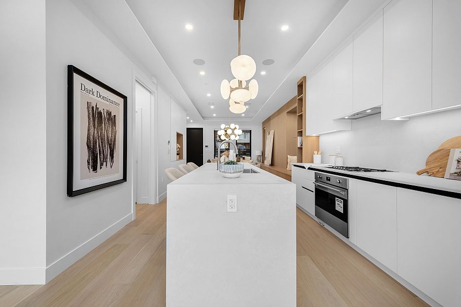 1 4889 Moss Street Vancouver, BC - 19