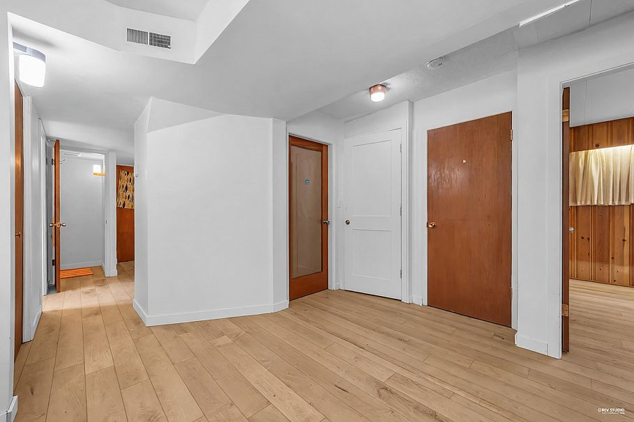 4578 Capilano Road North Vancouver, BC - 11