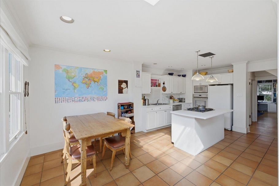 706 W 24th Avenue Vancouver, BC - 20