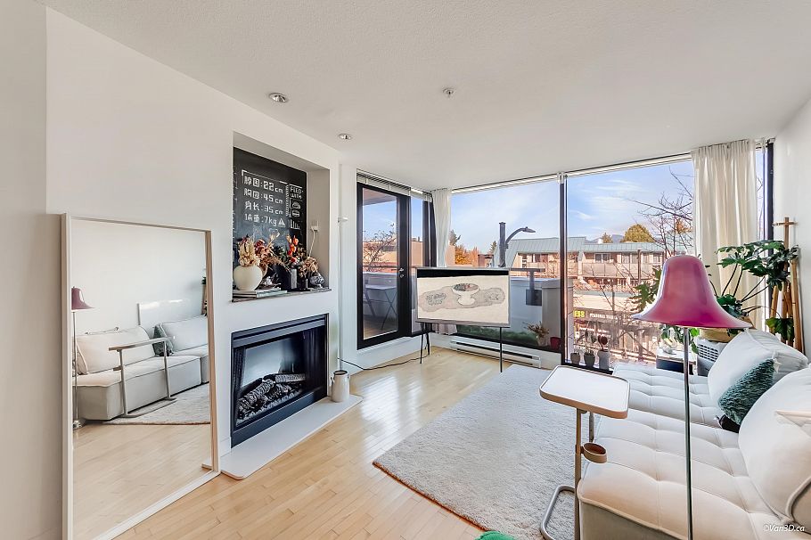 304 2525 Blenheim Street Vancouver, BC - 1