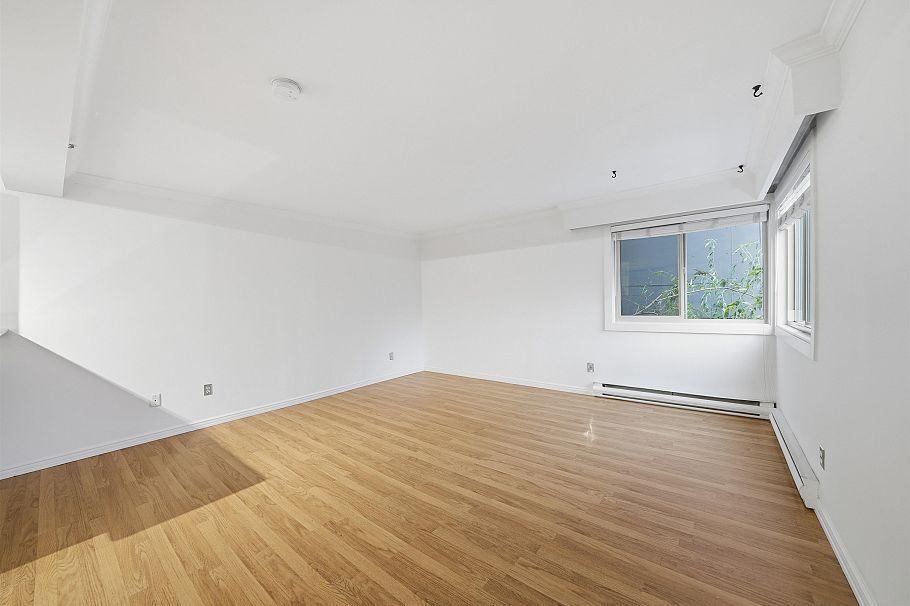 107 1940 Barclay Street Vancouver, BC - 2