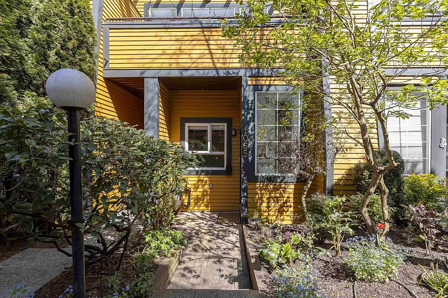 1065 E Pender Street Vancouver, BC - 2