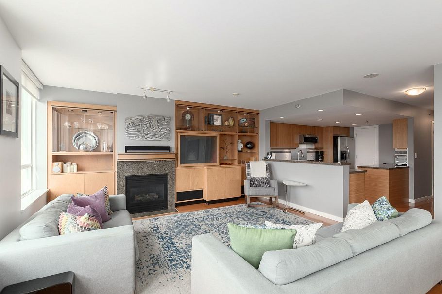 605 120 Milross Avenue Vancouver, BC - 4