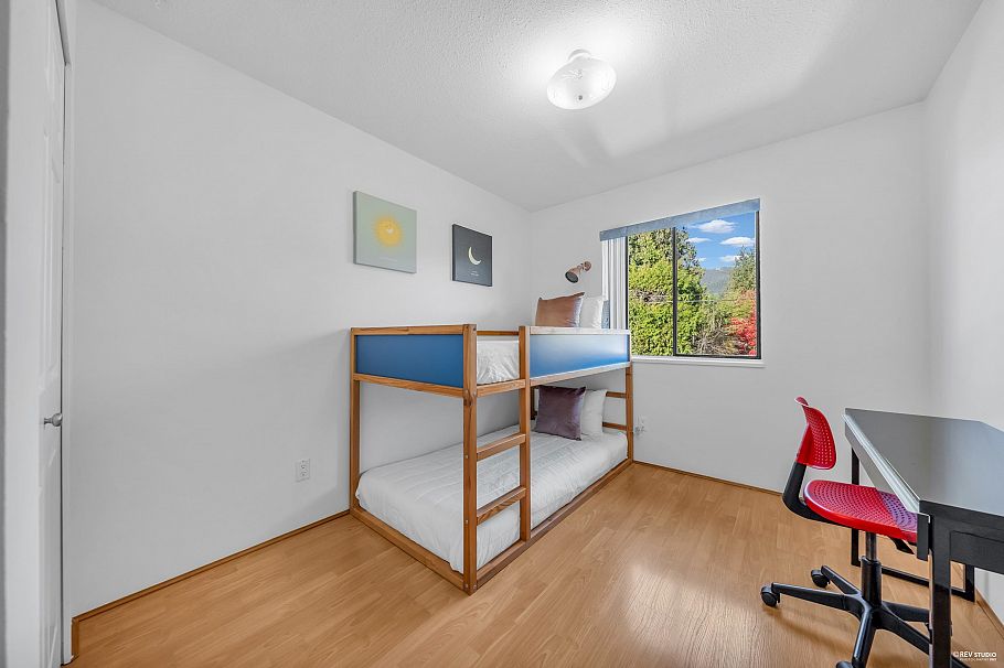 252 E 21st Street North Vancouver, BC - 32