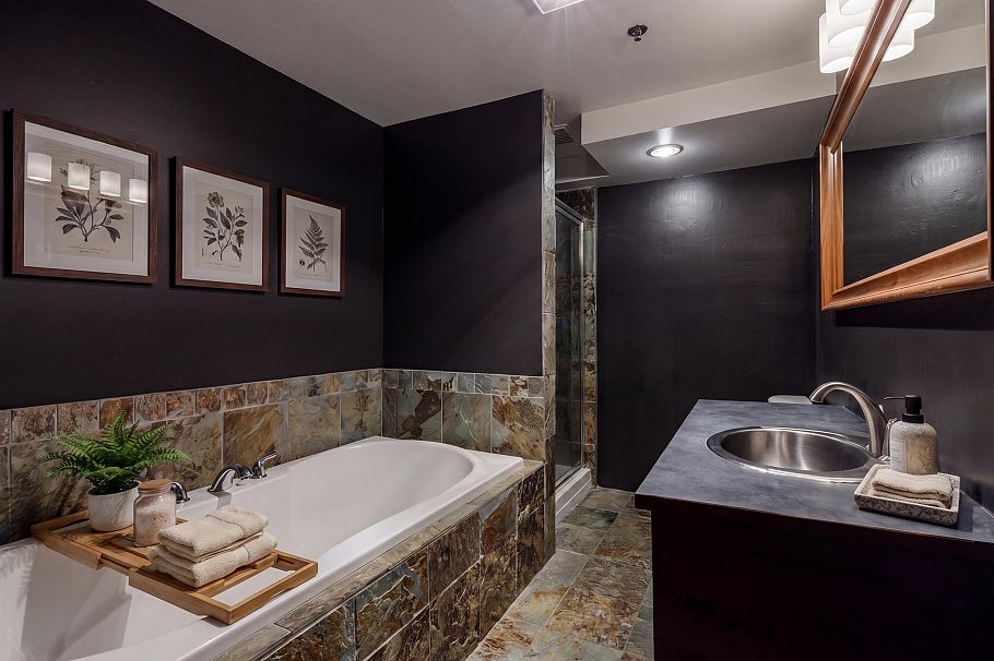 211 1220 E Pender Street Vancouver, BC - 12