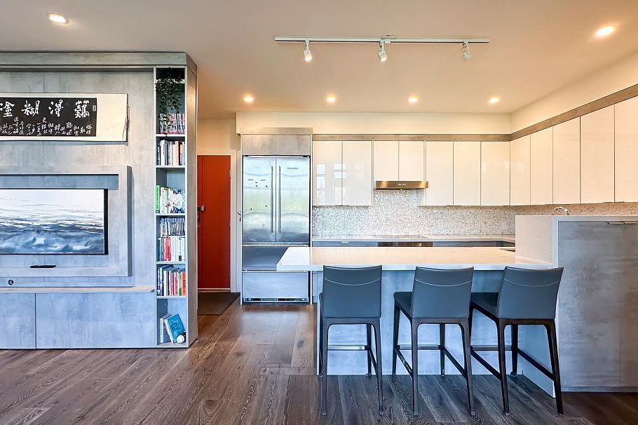 506 3602 Aldercrest Drive North Vancouver, BC - 8