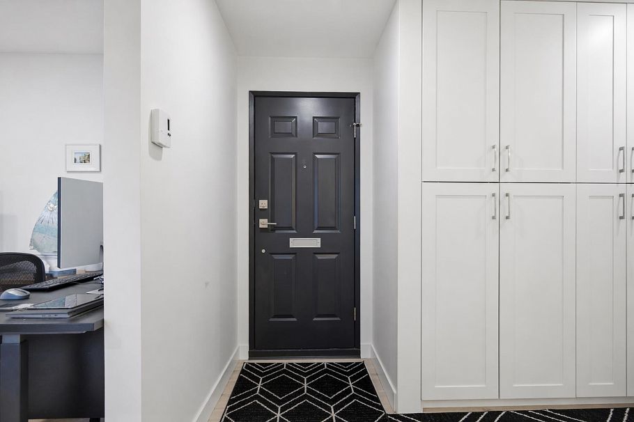 1326 W 7th Avenue Vancouver, BC - 1