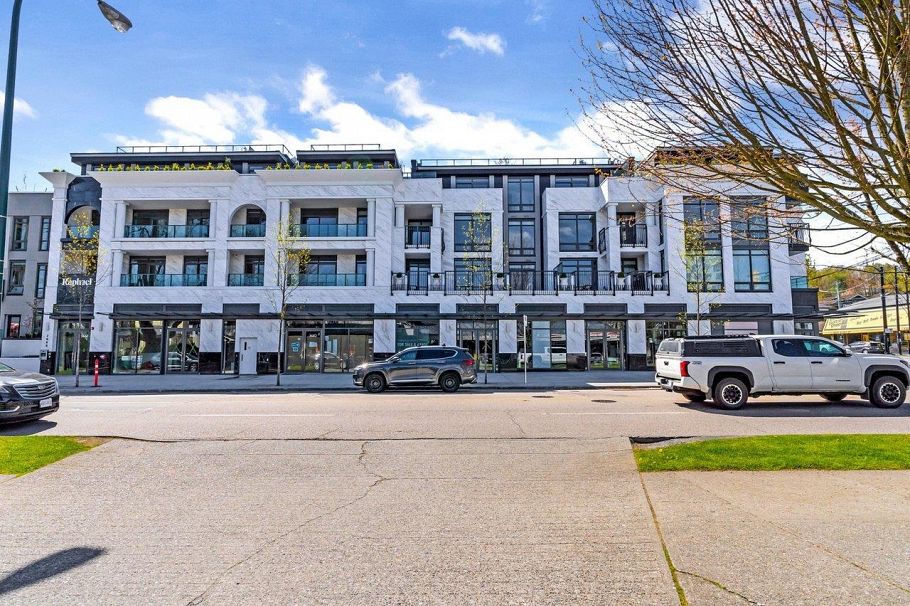 307 3668 W 10th Avenue Vancouver, BC - 1
