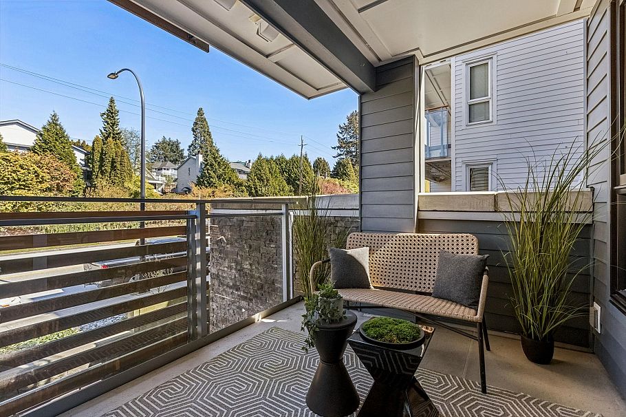 211 221 E 3rd Street North Vancouver, BC - 20