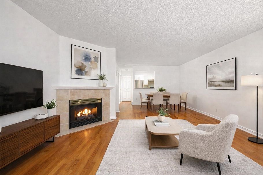 15 3428 Adanac Street Vancouver, BC - 3