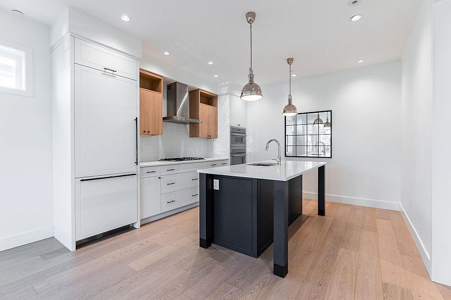 3530 W 43rd Avenue Vancouver, BC - 15