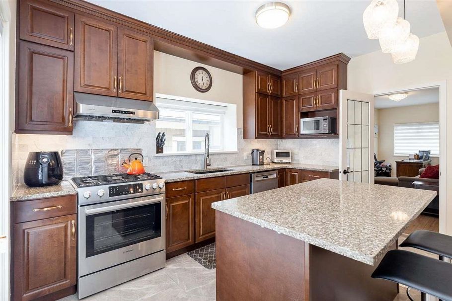 4318 W 11th Avenue Vancouver, BC - 13