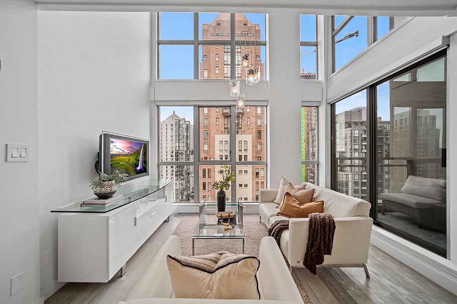 1238 Richards Street Vancouver, BC - 3