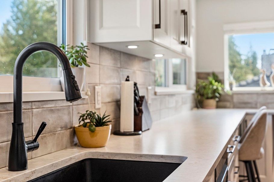 739 E 26th Street North Vancouver, BC - 5