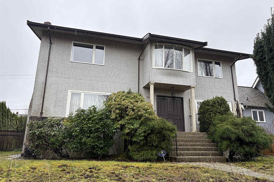 2676 W 33 Avenue Vancouver, BC - 1