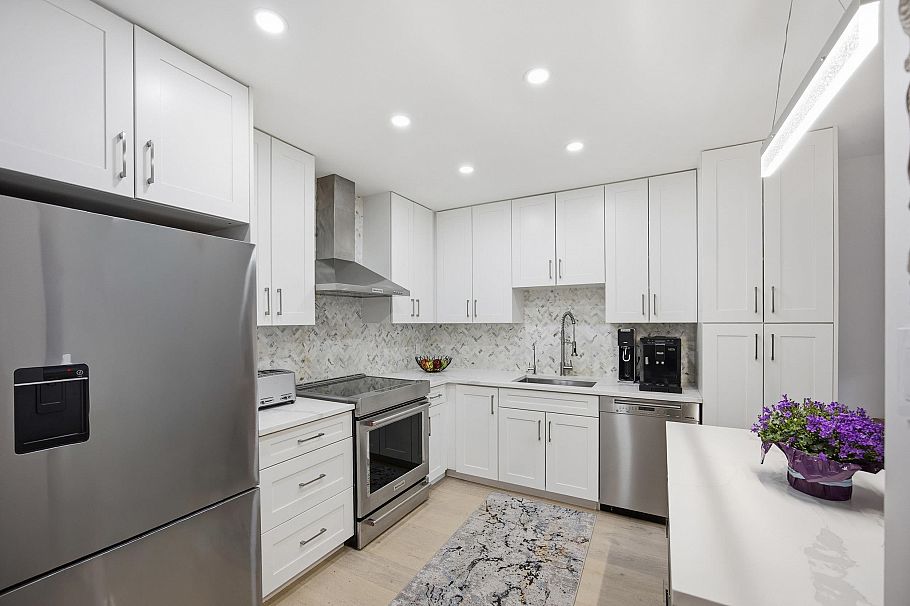 1326 W 7th Avenue Vancouver, BC - 4