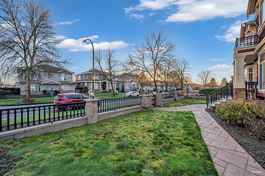 3257 E 51st Avenue Vancouver, BC - 13