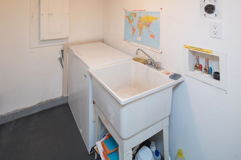 2305 W 3rd Avenue Vancouver, BC - 24