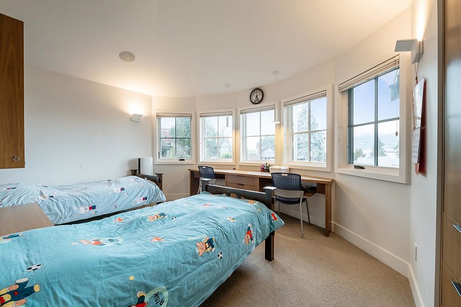 4546 Langara Avenue Vancouver, BC - 18