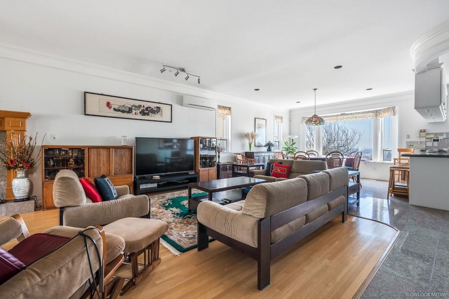 2154 Burquitlam Drive Vancouver, BC - 3