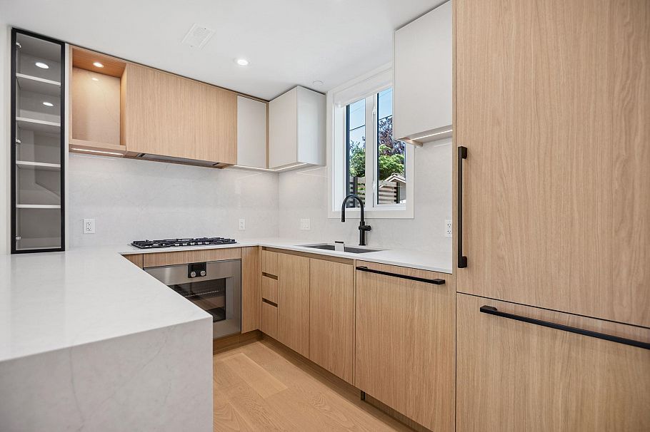 123 725 W 49 Avenue Vancouver, BC - 12