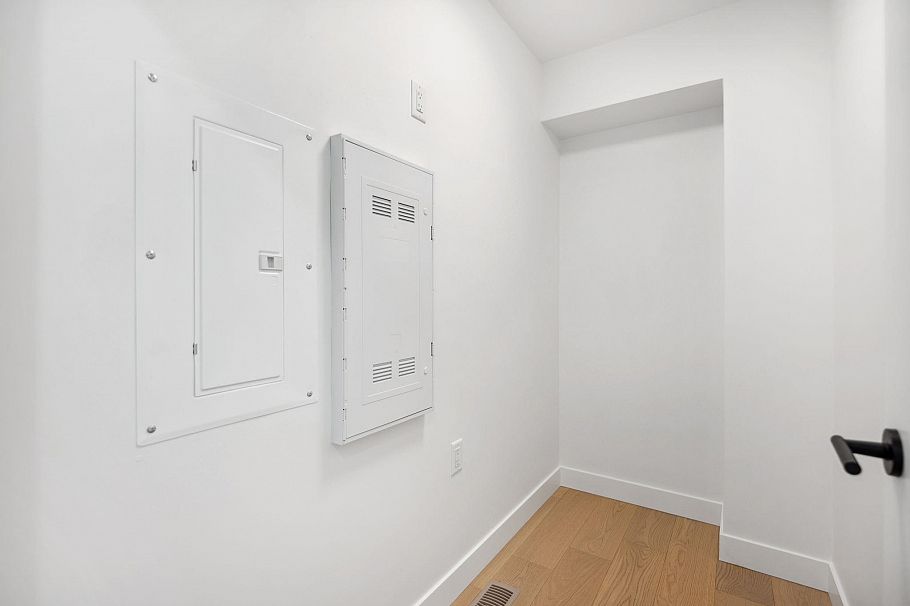 123 725 W 49 Avenue Vancouver, BC - 28