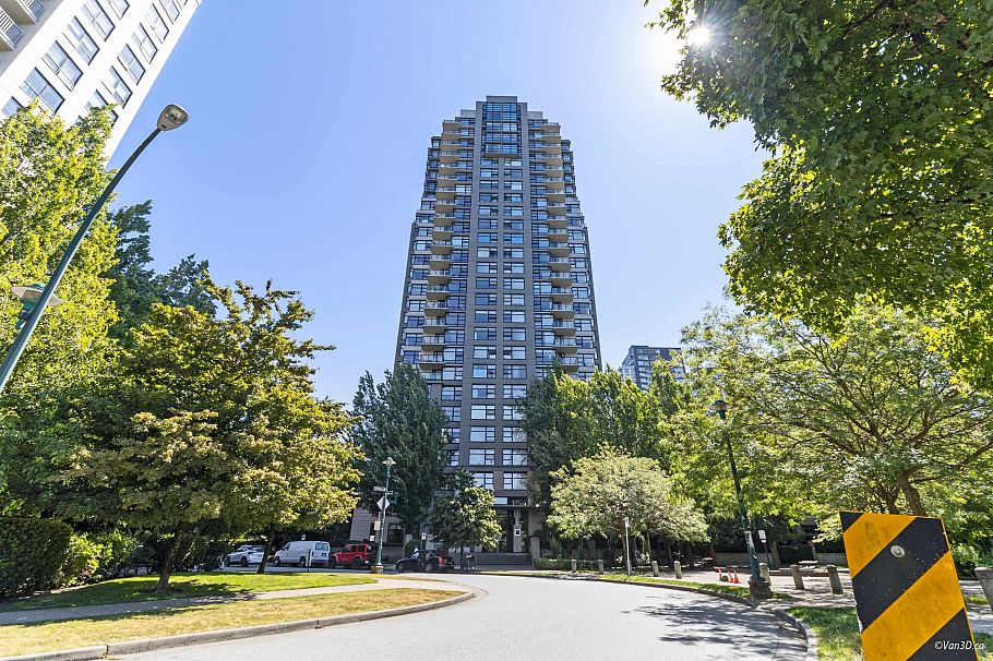 301 5380 Oben Street Vancouver, BC - 1