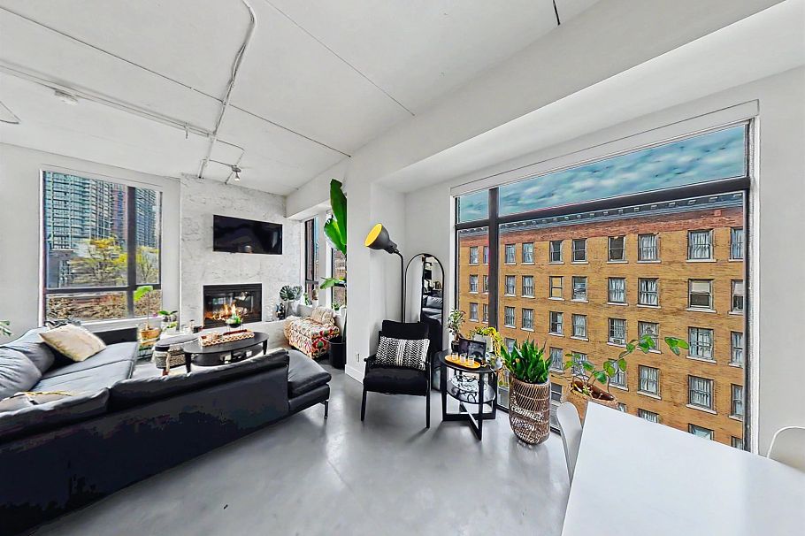 501 28 Powell Street Vancouver, BC - 10